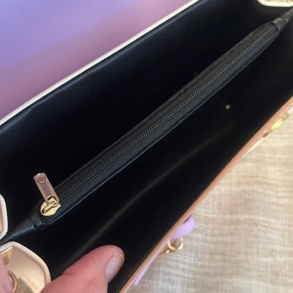 SN & Fashion Women's Lavender and Tan Crossbody Bag 8”W x 6”L Perfect  condition - Picture 6 of 12